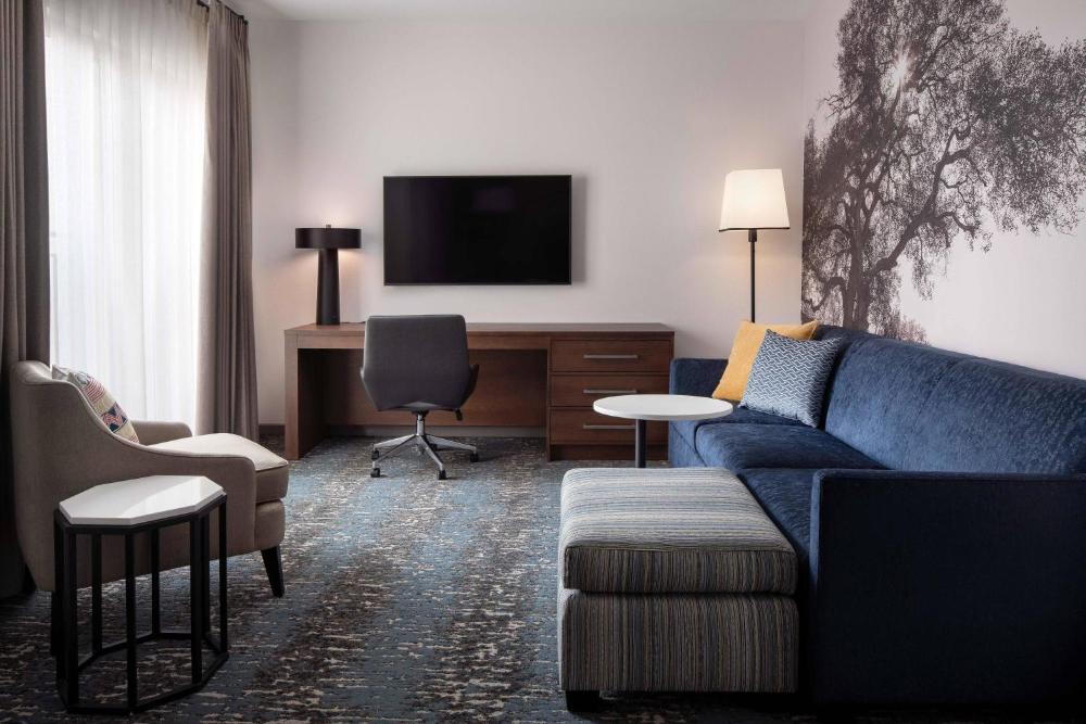 1 Bedroom Suite, 2 Queen, Sofa bed interior